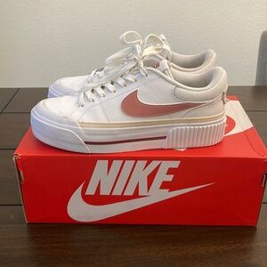 Nike Platform Womens Court legacy Lift, like new only worn a few times.